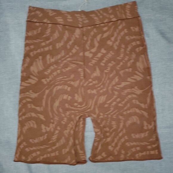 NWT SKIMS 4X Summer Mesh Mid Thigh Short LATTE SWIRL - Picture 2 of 3